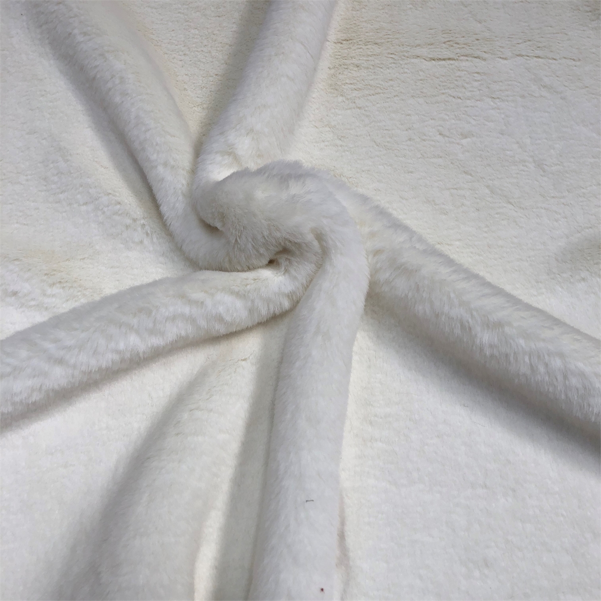 Super Luxury Faux Fur Fabric Material SUPER SOFT ECRU CRS Fur Fabrics